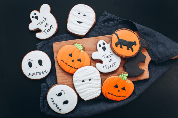 scary gingerbread for Halloween 