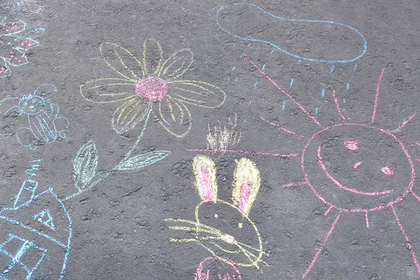 Drawings on asphalt chalk — Stock Photo, Image