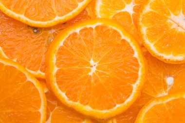 Beyaz arkaplanda portakal meyvesi izole