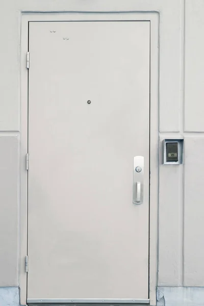 Door with handle, lock and viewer — Stockfoto