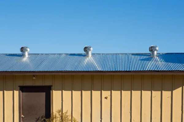 Air ventilator on the roof of factory.Natural Roof Ventilators o — Stock Photo, Image