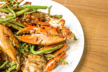 Yengeç Fried su Mimoza 