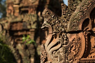 Ayrıntılar Banteay Srei Angkor Tapınağı'nda oyma