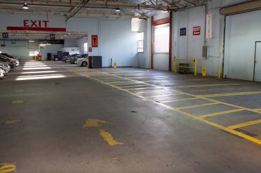 Kapalı araç park/garaj