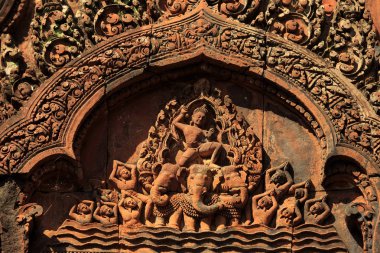 Ayrıntılar Banteay Srei Angkor Tapınağı'nda oyma