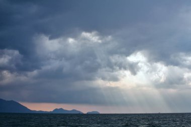 fırtına bulutları deniz manzarası