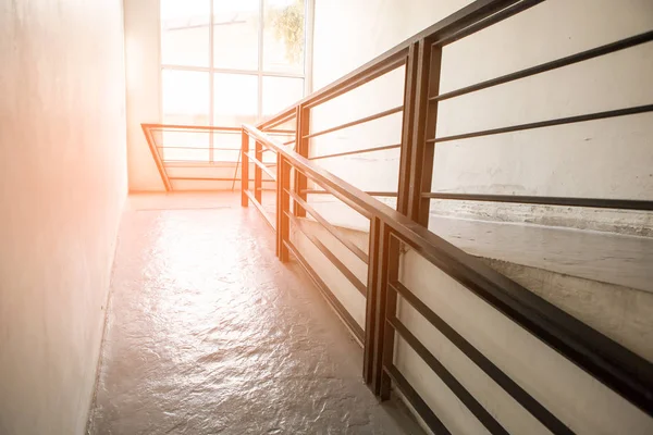 rampa yol desteği devre dışı tekerlekli sandalye insanlar için Küpeşte ile.