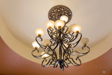 Avize aydınlatma dekor tavanda