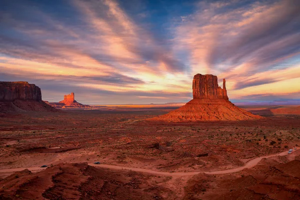 Monument Valley, Arizona, ABD, gün batımı görünümü