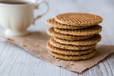 Stroopwafels / karamel Flamanca waffle çay veya kahve ile.