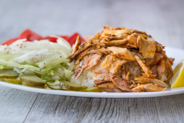 Turkiska kyckling Doner Kebab med ris — Stockfoto