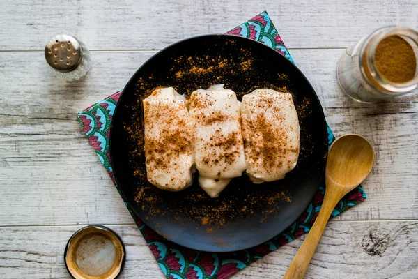 Türk tatlı Tavuk etli / tavuk göğsü süt puding.
