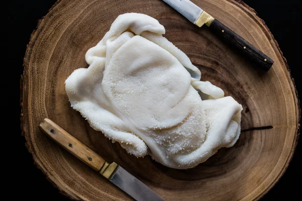 Ham işkembe / iskembe ahşap yüzeye