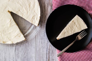 Çatal ile ev yapımı New York Cheesecake