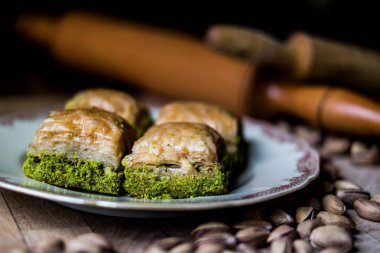 Antep fıstıklı geleneksel Türk tatlıları