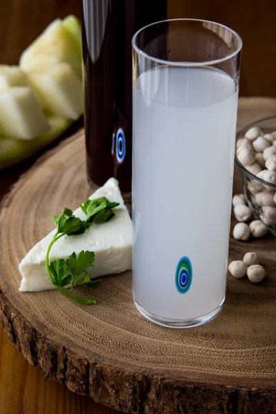 Turkish Drink Raki with Salgam / Turnip water and white chickpea — Stock Photo, Image