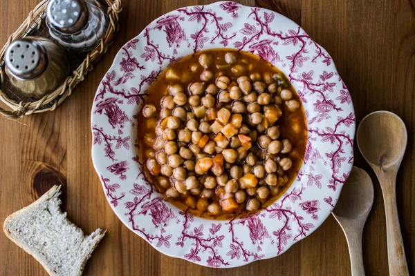 Turco Nohut Pilaki / Guiso de garbanzos . — Foto de Stock