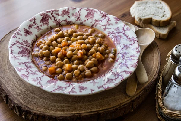 Török Nohut-Pilaki / csicseriborsó pörkölt. — Stock Fotó