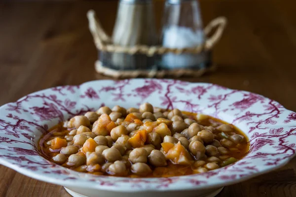 Turco Nohut Pilaki / Guiso de garbanzos . — Foto de Stock