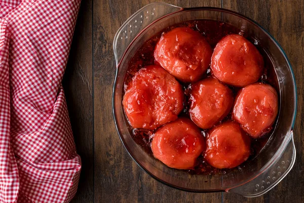 Turcă Quince Desert / Ayva Tatlisi într-un castron de sticlă . — Fotografie, imagine de stoc