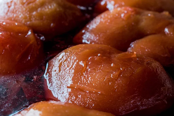 Türkisches Quitten-Dessert / Ayva Tatlisi in einer Glasschüssel. — Stockfoto