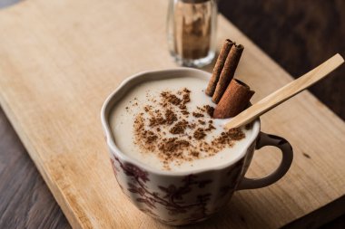 Tarçın ile Türk Salep / Noel yumurta likörü