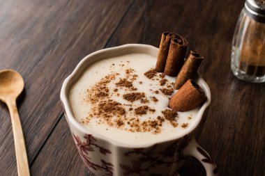 Tarçın ile Türk Salep / Noel yumurta likörü
