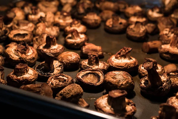 Gebakken champignons in de oven — Stockfoto