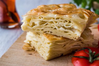 Su tarifi / Türk Patty domates ve yeşillik ile.