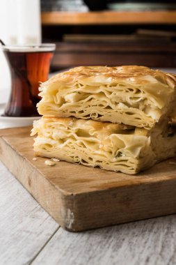 Su tarifi / Türk Patty domates ve yeşillik ile.