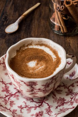 Türk Salep veya tarçın ile Sahlep / Noel yumurta likörü