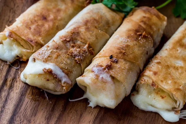 Turkish Pacanga Boregi with pastirma and cheddar (melted) cheese / pastirmali borek — Stock Photo, Image