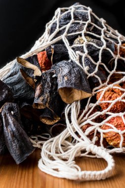 Kurutulmuş patlıcan (patlıcan) ve net biber Dolma.