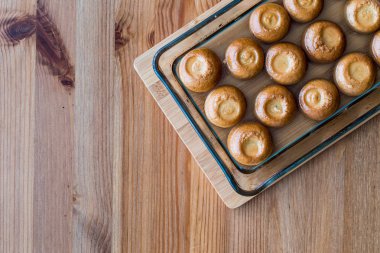 Türk tatlı Sekerpare şerbet / kalın şurubu daldırma yumuşak pasta pişmiş