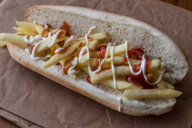 Türk Patso Burger / patates sandviç ketçap ve mayonez ile