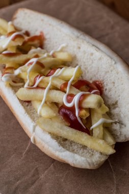 Türk Patso Burger / patates sandviç ketçap ve mayonez ile