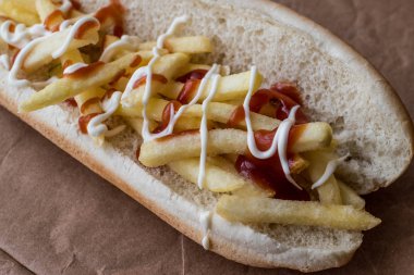 Türk Patso Burger / patates sandviç ketçap ve mayonez ile