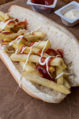 Türk Patso Burger / patates sandviç ketçap ve mayonez ile