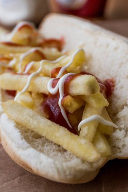 Türk Patso Burger / patates sandviç ketçap ve mayonez ile