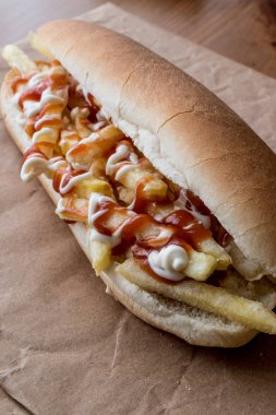 Türk Patso Burger / patates sandviç ketçap ve mayonez ile