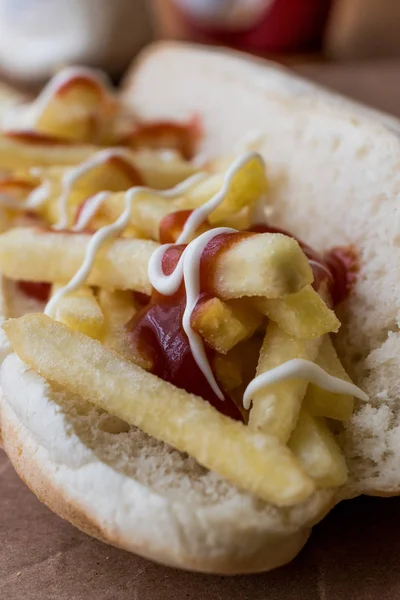 Türk Patso Burger / patates sandviç ketçap ve mayonez ile