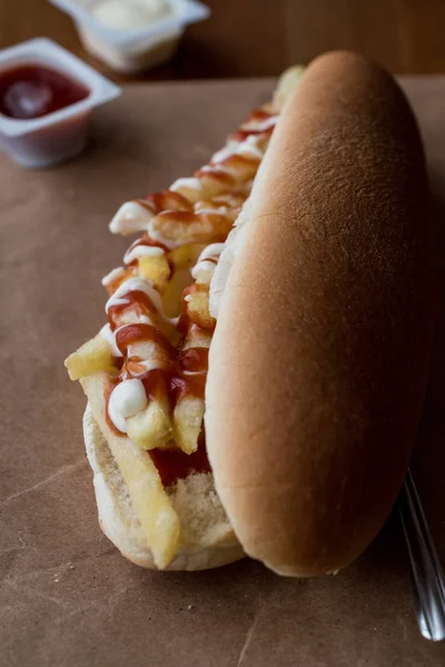 Türk Patso Burger / patates sandviç ketçap ve mayonez ile