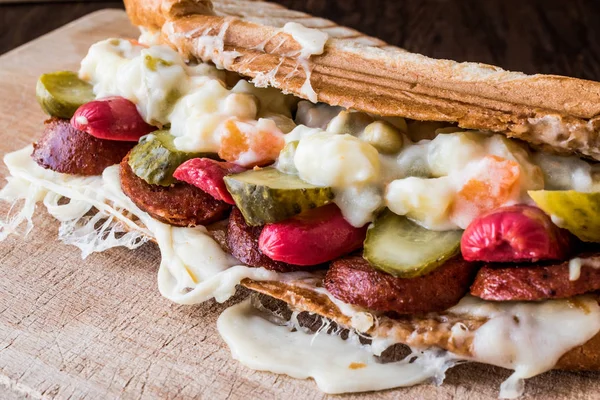 Turkish Toast Ayvalik Tostu / Sandwich with sausage, russian salad, pickle and melted cheese. — Stock Photo, Image