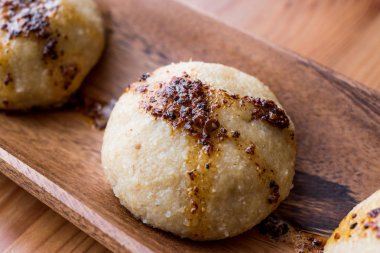 icli köfte / haşlanmış İçli köfte / Quibe tereyağlı sos.