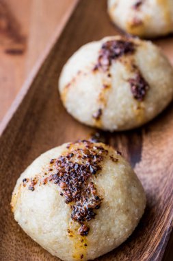 icli köfte / haşlanmış İçli köfte / Quibe tereyağlı sos.