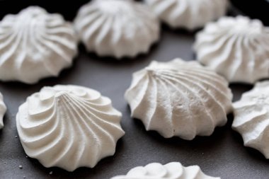 Türk Beze veya Meringues tepsi