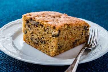 Ceviz ve tarçın havuç kek