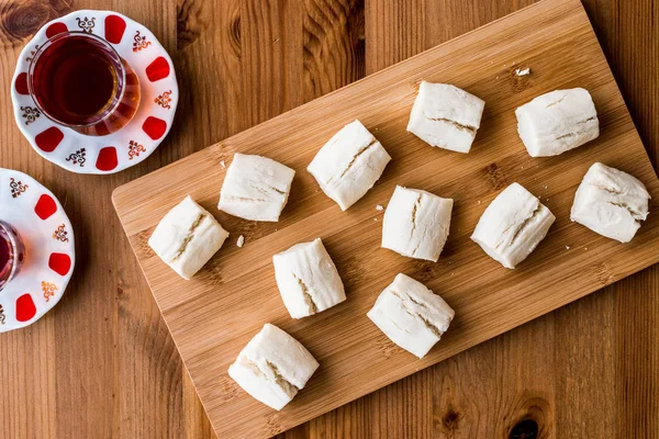 Biscoitos Shortbread turcos com chá / Un Kurabiyesi — Fotografia de Stock