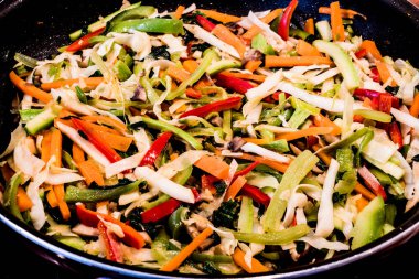 Karışık sebze sote pan