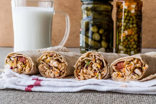 케와 버터 치킨 shawarma 파스타 케밥 / Tantuni — 스톡 사진